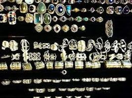 What kind of jewels do yo like? I love jewels, they look wonderful on women ;) What kind of jewels do yo like? I love jewels, they look wonderful on women ;)