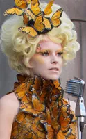 Who plays Effie Trinket in Hunger Games? I know the answer to this, do you? You only get to answer once! Hint: It is either Jennifer Lawrence Jena Malone Elizabeth Banks Willow Shields Who plays Effie Trinket in Hunger Games? I know the answer to this, do you? You only get to answer once! Hint: It is either Jennifer Lawrence Jena Malone Elizabeth Banks Willow Shields