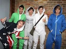 What's your fave one direction song? yeah just choose ur fave 1D song! What's your fave one direction song? yeah just choose ur fave 1D song!