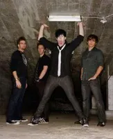 Who is better Marianas Trench or Simple plan? I would like to know what you guys think. I think Marianas Trench is better. Who is better Marianas Trench or Simple plan? I would like to know what you guys think. I think Marianas Trench is better.