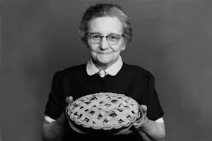 Are there Grandmas who can't cook? My Grandmother is a phenomenal cook, and when I think about it I have never met or even heard of one that is is a bad cook. So does anyone have a Grandma who sucks at cooking? Not just is average, but is actually bad. Could the stereotype be true...? Are there Grandmas who can't cook? My Grandmother is a phenomenal cook, and when I think about it I have never met or even heard of one that is is a bad cook. So does anyone have a Grandma who sucks at cooking? Not just is average, but is actually bad. Could the stereotype be true...?