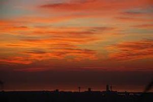 Which would you rather see, the crack of dawn or dusk? I think i would like to see both, yet another one i can't choose between. Which would you rather see, the crack of dawn or dusk? I think i would like to see both, yet another one i can't choose between.