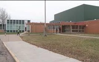 do you go to lincoln elementary/junior high/middle school? I want to know if and Qfeasters are in lincoln? Ever heard of the Stinking Lincoln? Thats the School i go to. if you do not go to lincoln, dont awnser this. (This is the photo of the school) do you go to lincoln elementary/junior high/middle school? I want to know if and Qfeasters are in lincoln? Ever heard of the Stinking Lincoln? Thats the School i go to. if you do not go to lincoln, dont awnser this. (This is the photo of the school)
