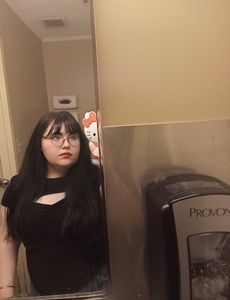 Selfies (2)'s Photo