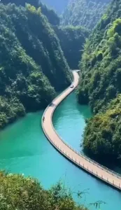 Pretty Places Around the World's Photo
