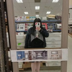 Selfies (2)'s Photo
