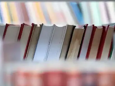 Online vs. Traditional Education: What Works Best?'s Photo