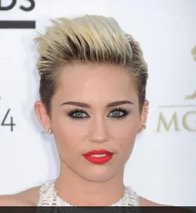 Miley Cyrus fan page!'s Photo