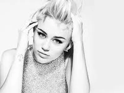 MILEY CYRUS