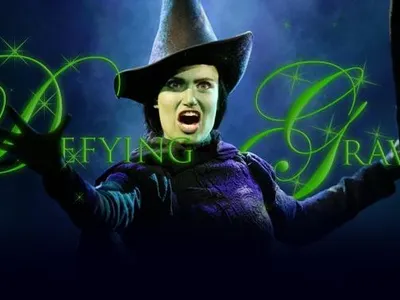 WHO FIRST PLAYED ELPHABA?