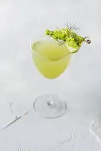 What cocktail is often garnished with a celery stalk?