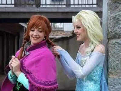Who is the main character in the movie 'Frozen'?