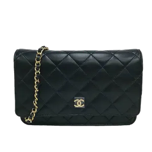 What type of handbag has a long strap designed to be worn diagonally across the body?
