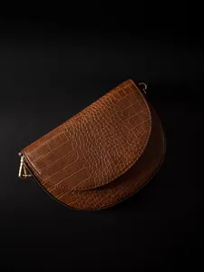 What is a clutch bag typically used for?
