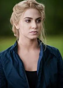 Why is Rosalie cold to Bella before they talk out the issue?