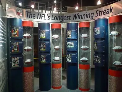 Which team holds the record for the longest winning streak in NBA history?