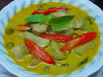 What is a typical ingredient in Thai curry?