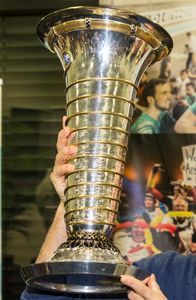 Which driver won the closest World Championship finish in history?