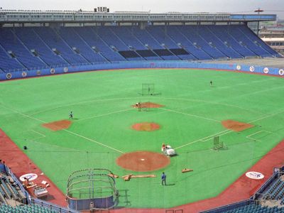 What is the nickname of the Toronto Blue Jays stadium?