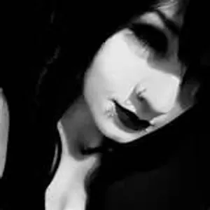 OK easy question time. What color is my mask and the eye peices on it?