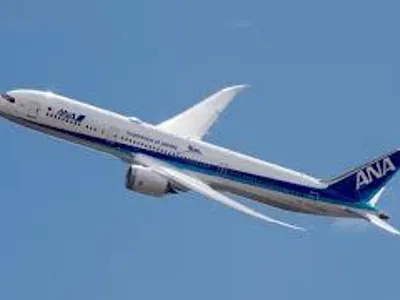 Which company manufactures the 787 Dreamliner?