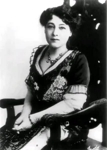 Who was the first director woman showed up in Hollywood