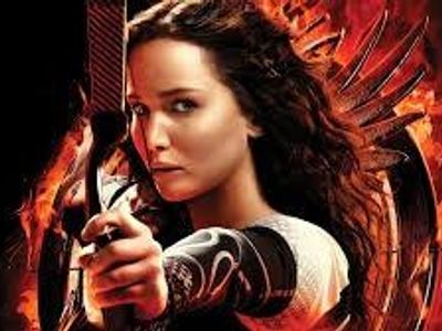 What color eyes does Katniss have?
