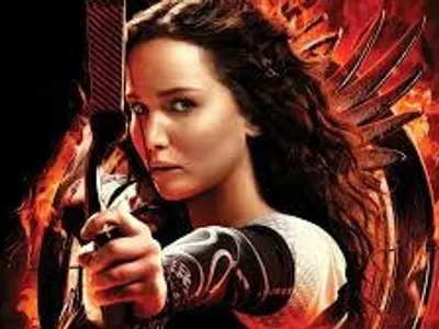 What color eyes does Katniss have?