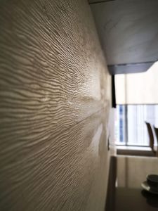 What is the purpose of a focal wall in an interior design?