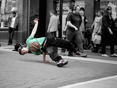 Which city is known as the birthplace of street dance?
