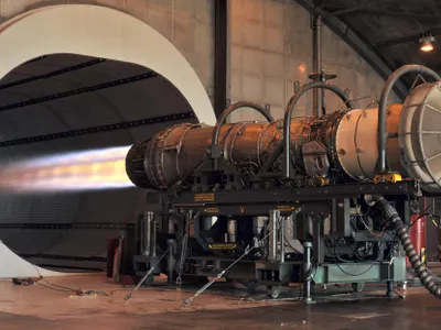Which of the following is not a type of engine used in airplanes?