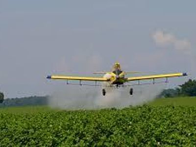What type of airplane is often used for aerial agricultural work?