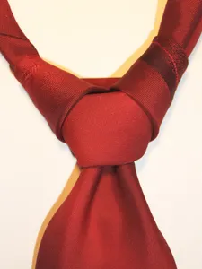 What is the standard length of a tie?