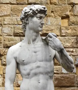 Who created the famous sculpture 'David'?