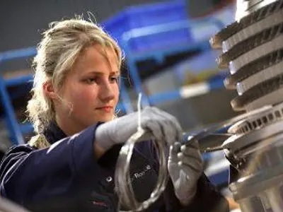 What are the four main aspects of teaching apprentices?
