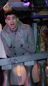 Whats one of Zayns fears, besides the dark?