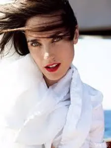 Which model is known for her signature eyebrows?