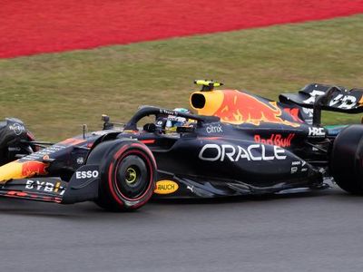 What was the average Race Attendance per Grand Prix in 2018?
