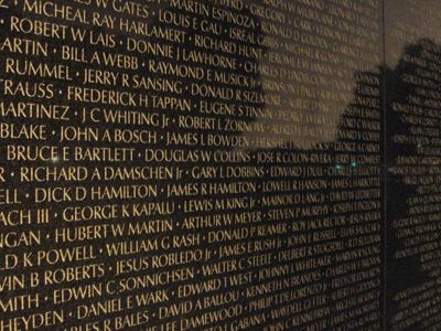 Which of artist created the Vietnam War memorial, The Wall?