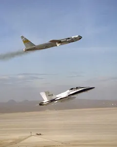 Which type of airplane is specifically designed to operate on water surfaces?