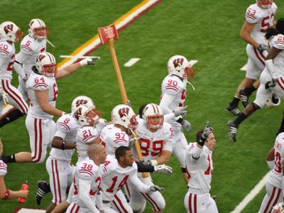 Which teams are known for the 'Battle of Ohio' rivalry?
