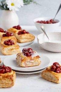 Which dessert is a traditional Italian frozen treat made from sweetened and flavored milk?