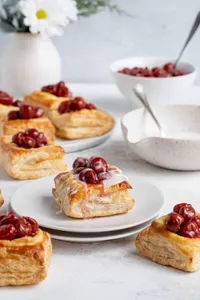 Which dessert is a traditional Italian frozen treat made from sweetened and flavored milk?