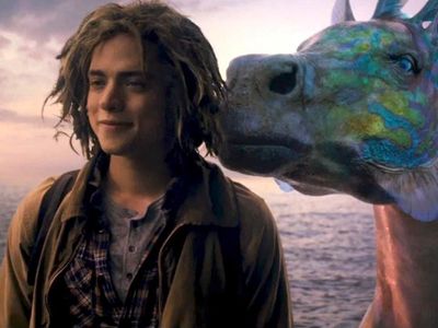 What gift does Tyson give Percy, before the chariot race?