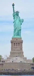Which famous statue is located on Liberty Island in New York?