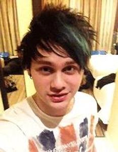 Chapter Kiss Me Kiss Me (Michael's P.O.V.) Chapter Kiss Me Kiss Me (Michael's P.O.V.)