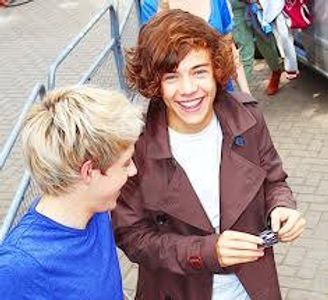 Harry and Niall... Are Weird (And A Little Drunk) Harry and Niall... Are Weird (And A Little Drunk)
