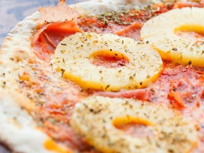 Star this if pinapple pizza is gross