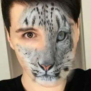 Dan looks so cute omfg aww
