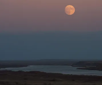 Don't forget to watch the skies tonight--it's a supermoon!!